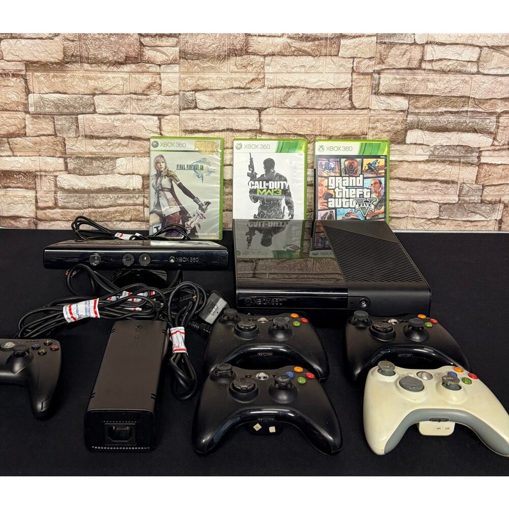 Xbox 360 E Kinect Bundle Lot GTA V Final Fantasy COD 5 controllers as is